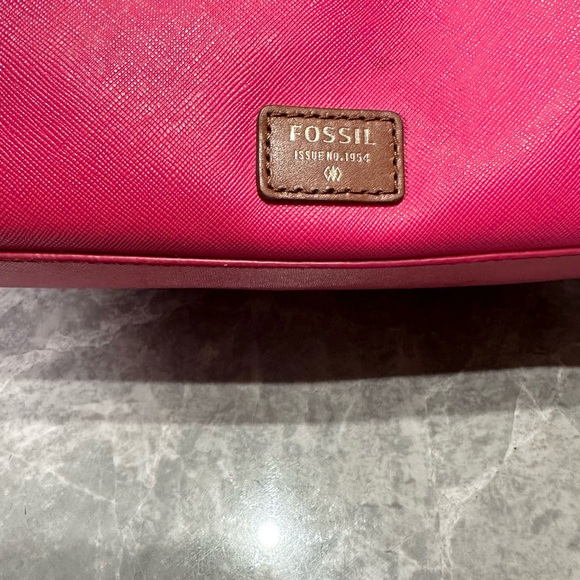 Fossil Magenta Saffiano Leather Large Tote Shoulder Handbag - Picture 2 of 8